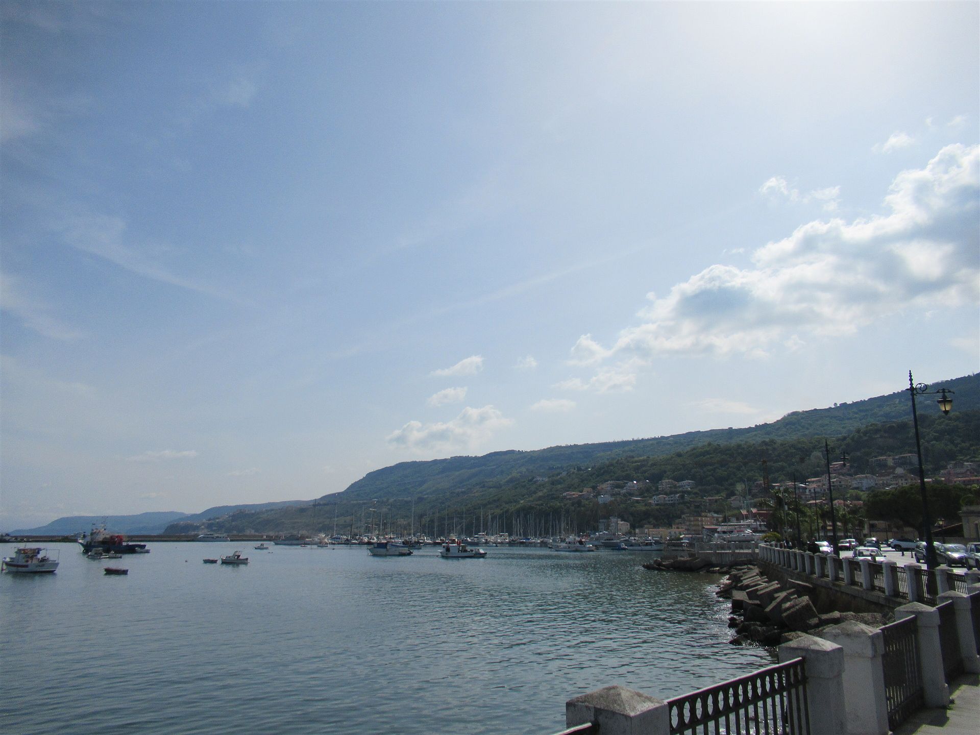 Il lungomare e il porto turistico di Vibo Marina